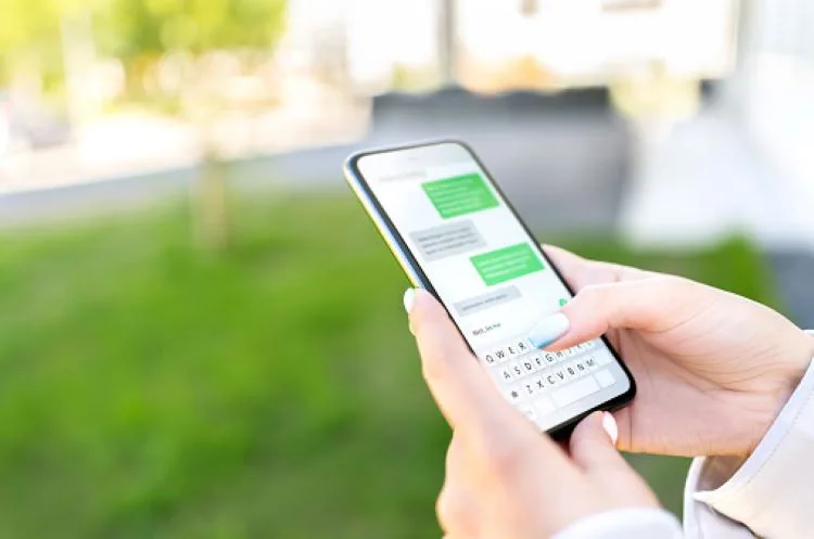 Dluh za nájem nebo pojištění automobilu. V Šumperku se množí podovodné SMS zprávy