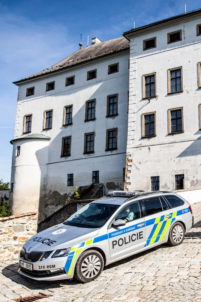 Setkání s kosmonautem, záhada zamčeného pokoje, šnek na dálnici. I to občas řeší policisté z Mohelnice