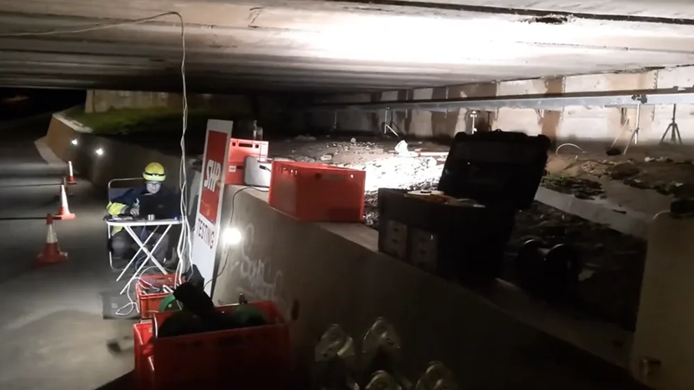 Most v Hodolanech obstál v noční zátěžové zkoušce. Část rušného tahu na Šternberk ale čeká oprava