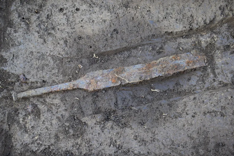 U Němčic nad Hanou archeologové objevili zabité meče. Šlo o keltský rituál po smrti bojovníka