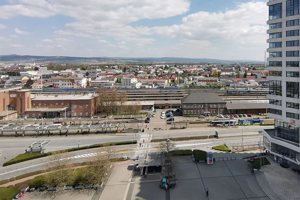Přes olomoucké hlavní nádraží nebudou měsíc a půl jezdit tramvaje