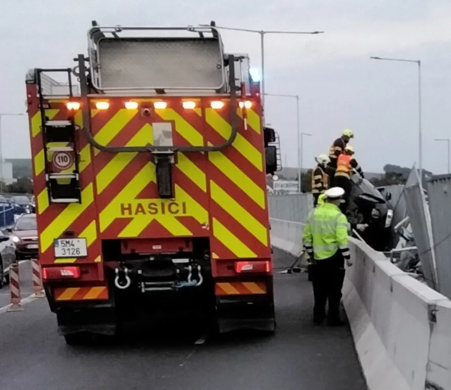 Prostějovští hasiči zasahovali u nehody na dálnici D46
