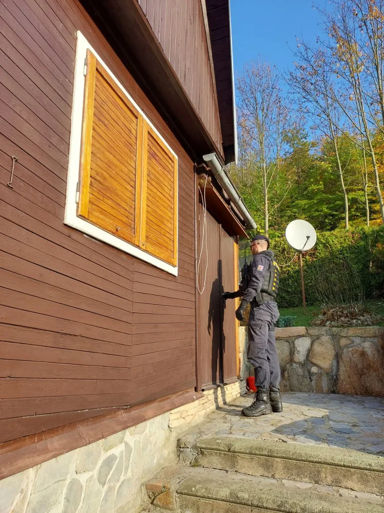 Se zazimováním chalup roste riziko vloupání. Zloděj na Šumpersku odnesl i atrapy kamer
