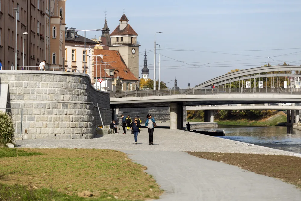 Olomoucká náplavka je po kolaudaci otevřená. Stavba u Moravy ještě pokračuje