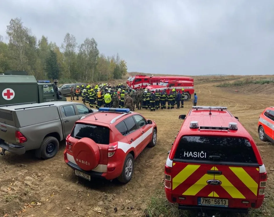 Stovky hasičů a stříkačky Triton a Titan: Vojenský újezd u Prostějova hostil speciální cvičení