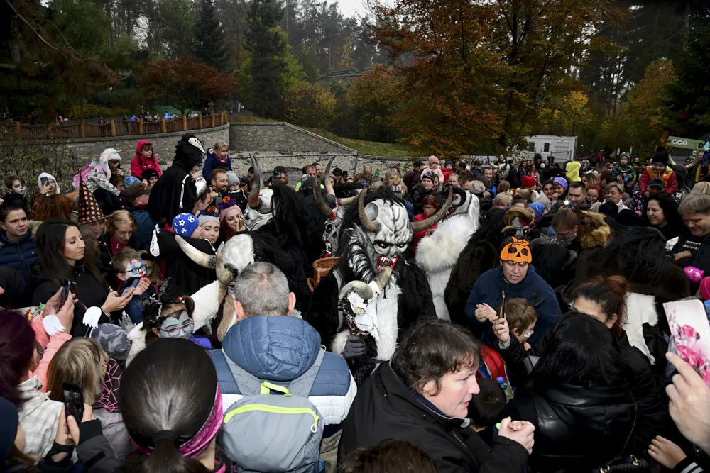 Hrůzné kostýmy, krampusáci i dýně pro zvířata. V Zoo Olomouc pokračuje Strašidelný týden
