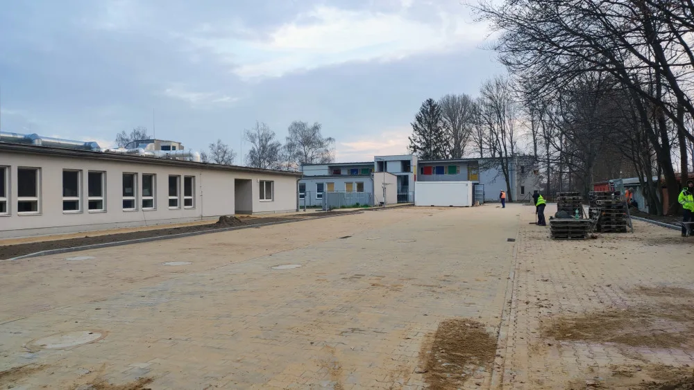 GLOSA: Kontroverzní obratiště a parkoviště u základní školy v Bohuňovicích