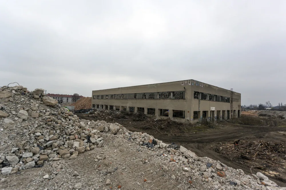 Stavby na Velkomoravské už jsou téměř minulostí. Demolice míří do finále