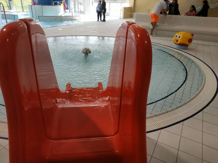 Ve Šternberku se otevřelo moderní akvacentrum s wellness. Město nakonec 200 milionů zaplatilo samo, nelituje