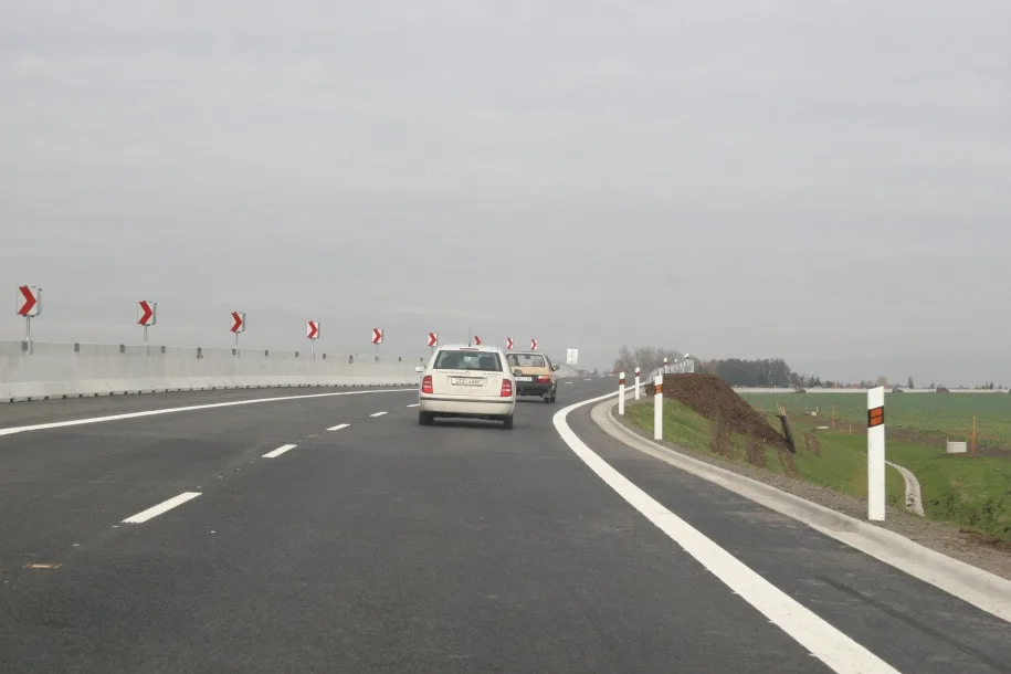 Silničáři pospíšili s výkupy pozemků pro západní obchvat Olomouce. Úleva by mohla přijít o několik měsíců dřív