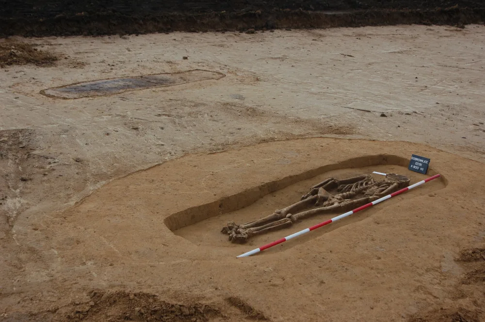 Naši předci své hroby promyšleně umísťovali do krajiny. Svědčí o tom nálezy archeologů u Dobromilic