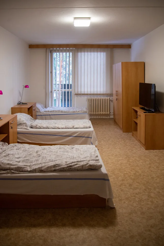 Fakultní nemocnice vyšla vstříc rodičům dětských pacientů, pro které nemá lůžka. Zařídila jim pokoje na ubytovně