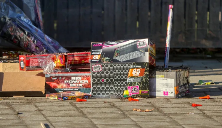 size3-16710074728522-152-pozor-na-pyrotechniku-neopatrnou-manipulaci-hrozi-pozar-a-vazne-popaleniny-co-nedelat-s-petardami