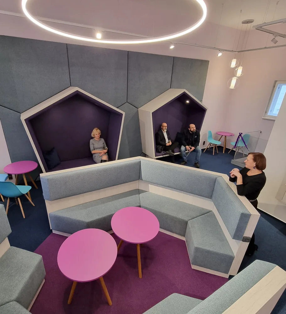Designová studovna rozzářila uničovskou knihovnu. Ohlasy mě až překvapily, těší místostarostu