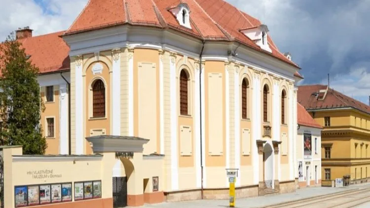 Výstava Dětský svět bude ve Vlastivědném muzeu kvůli prasklinám v krovu uzavřena dva měsíce