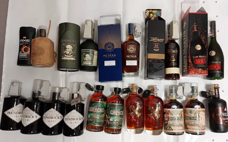 Policisté zajistili část ukradeného zboží z obchodu v Hranicích