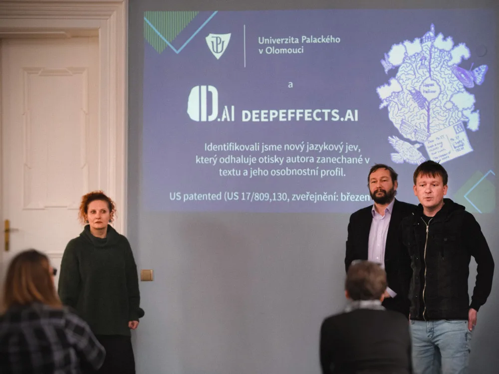 Olomoučtí vědci dokážou rozborem textu určit osobnost autora. Převratnou novinku už eviduje patentový úřad USA