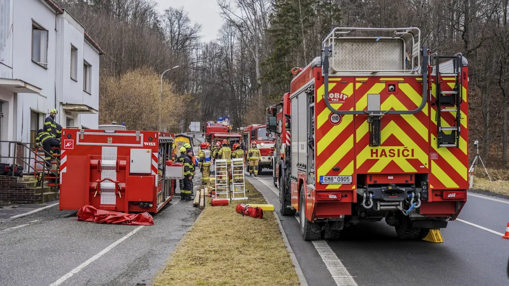 Hasiči hledali zavalené vojáky se speciálním dronem. U hranic proběhlo rozsáhlé cvičení