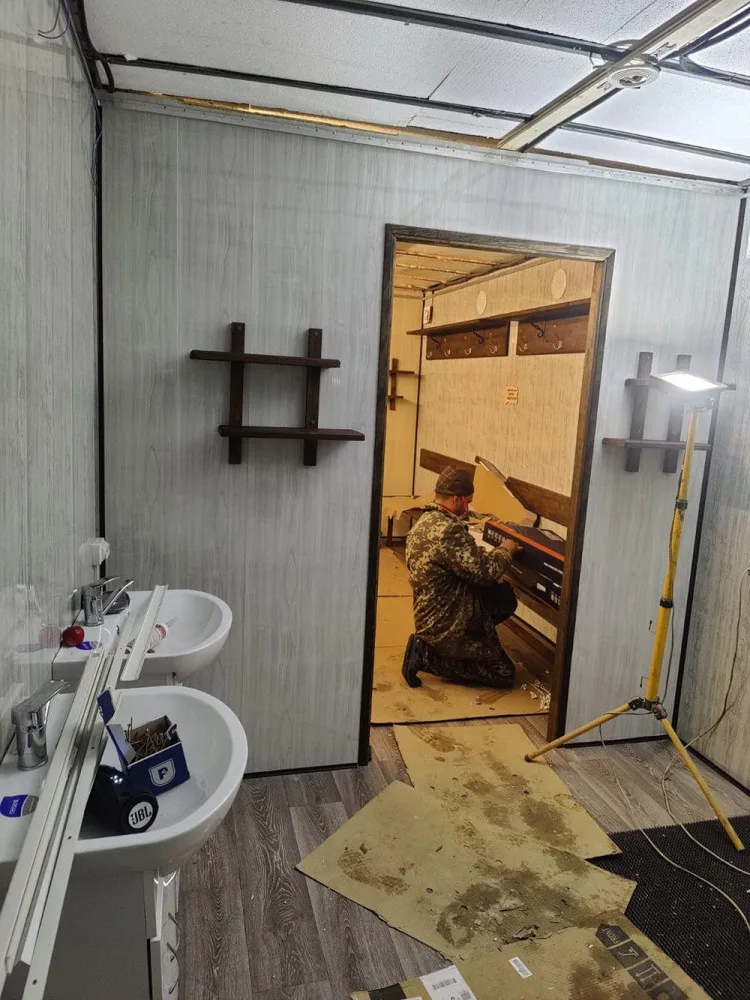 Student olomouckých práv vozí pomoc vojákům na Ukrajinu. Chystá i hygienický kamion