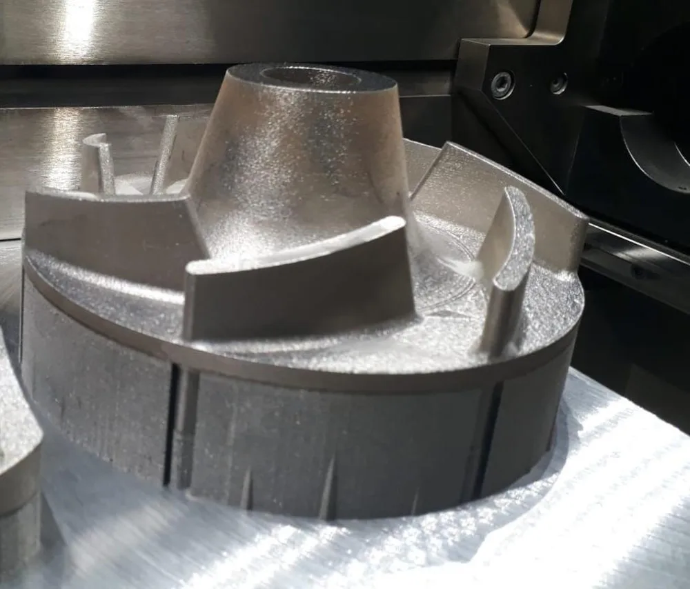 Kovová součástka pro Dlouhé Stráně vznikla na 3D tisku za dva týdny. Jinak by se čekalo měsíce