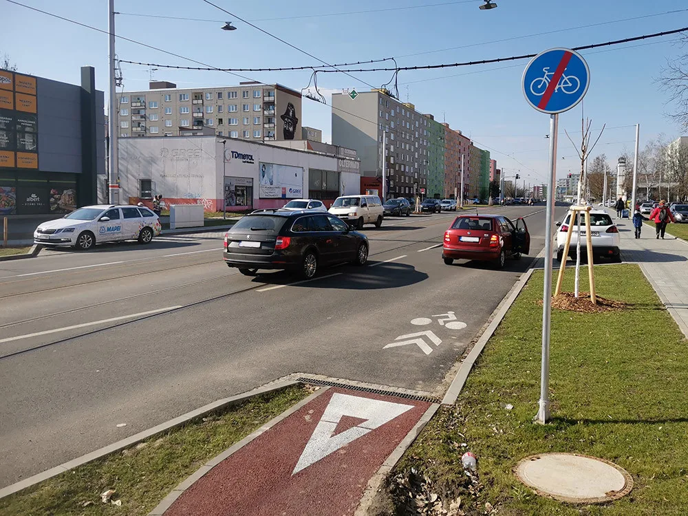 Lidé využívají kompletně přestavěné ulice na olomouckém sídlišti v městských částech Nové Sady a Povel