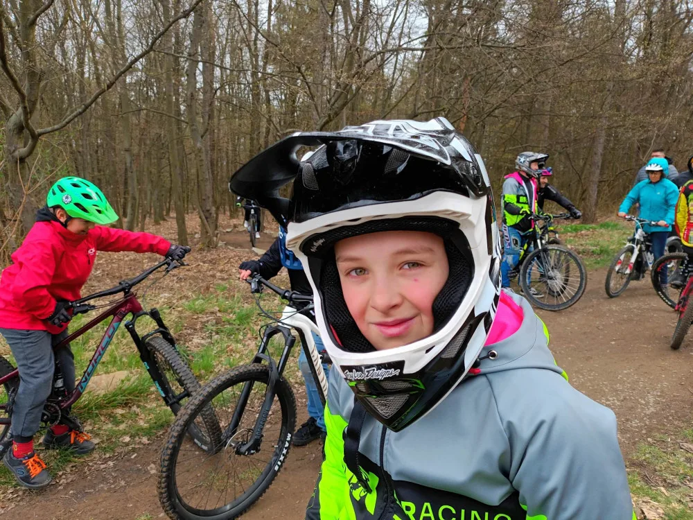 FOTOGALERIE: Na Hanáckých stezkách u Plumlova bikeři zahájili sezonu. Sjely se jich stovky