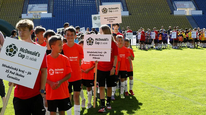 Fotbalový turnaj pro české školy hlásí rekordní zájem a nově zapojuje i malotřídní školy