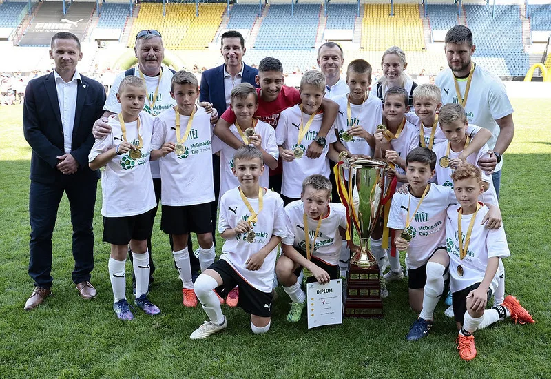 Fotbalový turnaj pro české školy hlásí rekordní zájem a nově zapojuje i malotřídní školy