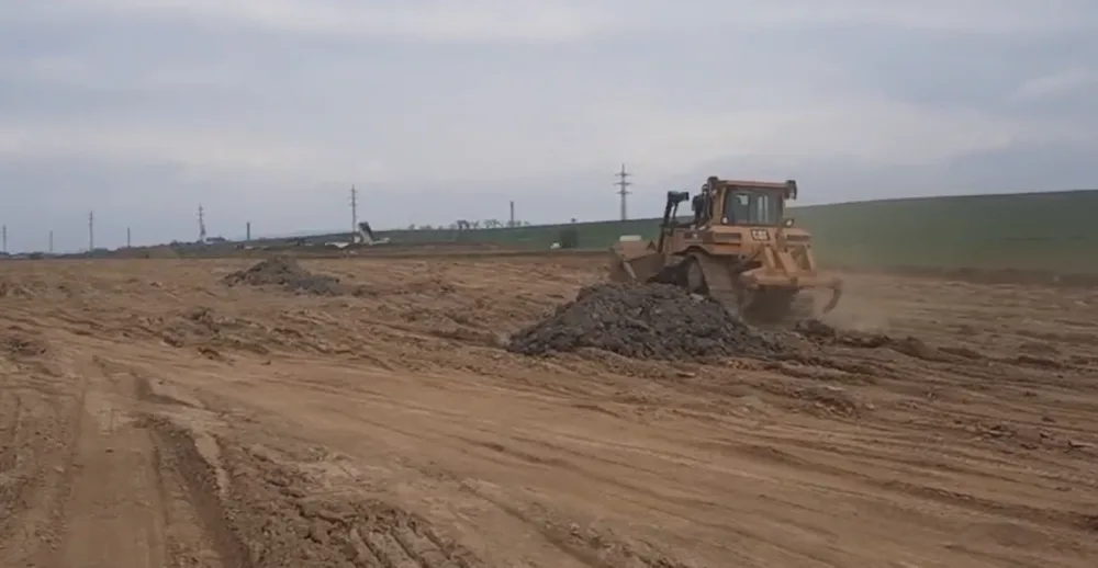 Zemědělská firma se odvolala proti povolení okolo dálnice D55 z Olomouce do Kokor. Silničáři zjišťují, jak to ohrozí zahájení stavby