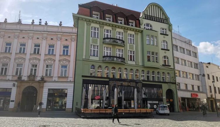 POLITICKÁ KORIDA: Měla by Olomouc usilovat o budovu pošty na Horním náměstí? Jaké je pro ni využití?
