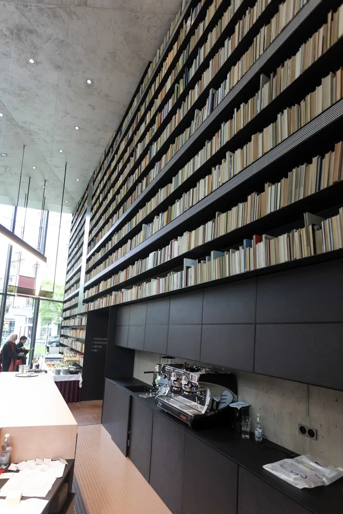 Variantou B pro přístavbu Červeného kostela byla zlatá barva, prozradil architekt Miroslav Pospíšil