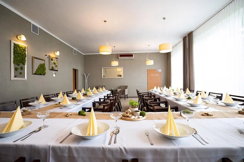 Kvalitní poctivá kuchyně, prostory pro jakoukoliv akci a kompletní servis. To je prostějovská restaurace U Tří bříz