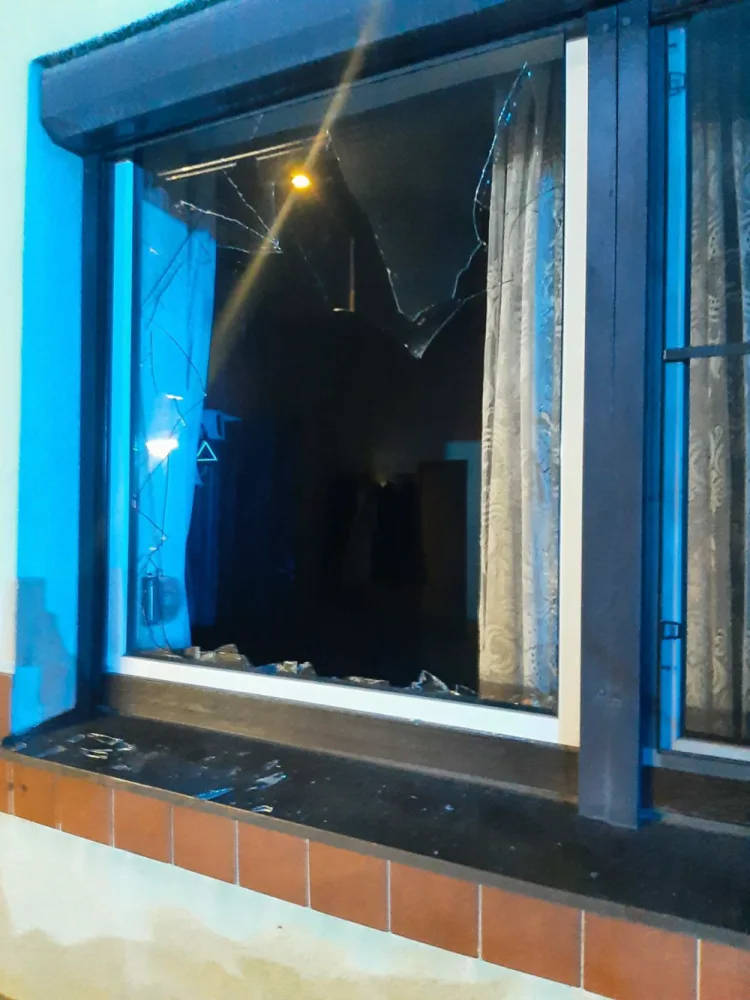 Policisté zachránili z hořícího domu na Přerovsku devadesátiletého seniora