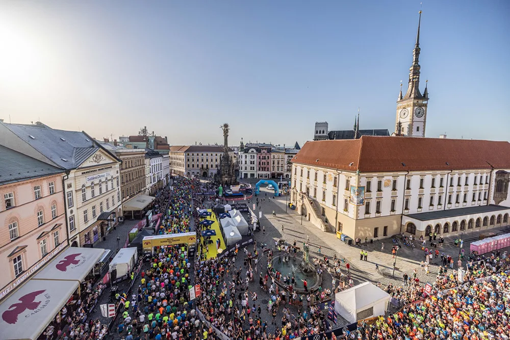 Bambini run, myšlenky na rekord i dopravní omezení. Půlmaraton po třinácté ovládne Olomouc
