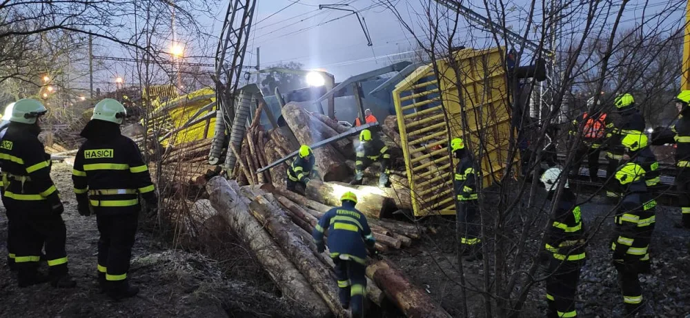 Železniční nehoda v Prosenicích jde k soudu. Strojvůdce místo školení pilotoval dopravní letadlo