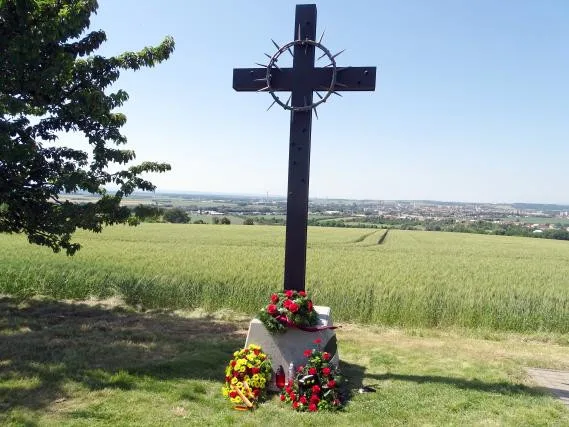 Od masakru na Švédských šancích uplynulo 78 let. Přerov přivítá zvony, na kterých jsou jména dětských obětí