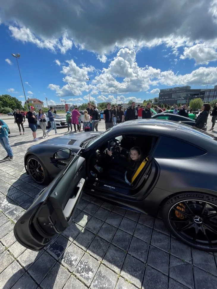 Super Ride Car Fest přiveze před Šantovku luxusní kousky. Projeďte se ve sporťáku