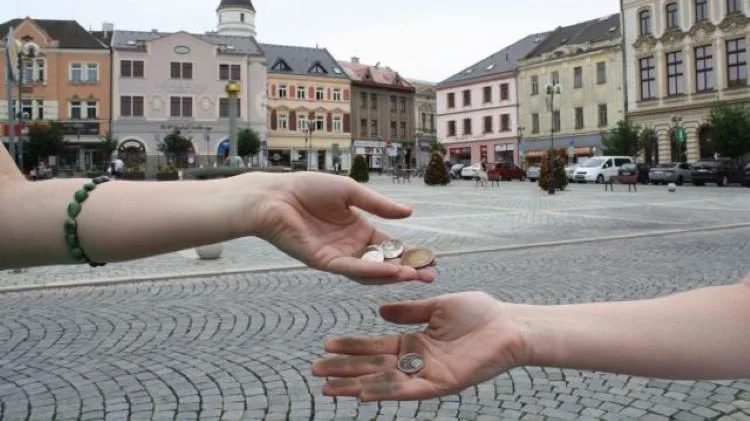 Přerov chce zakázat žebrání v centru a u nádraží. Vyhlášku bude schvalovat zastupitelstvo