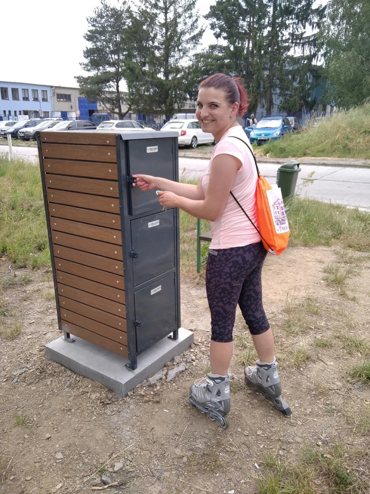 Na inline brusle polehku. Ve Šternberku mohou sportovci zdarma využít úschovné boxy