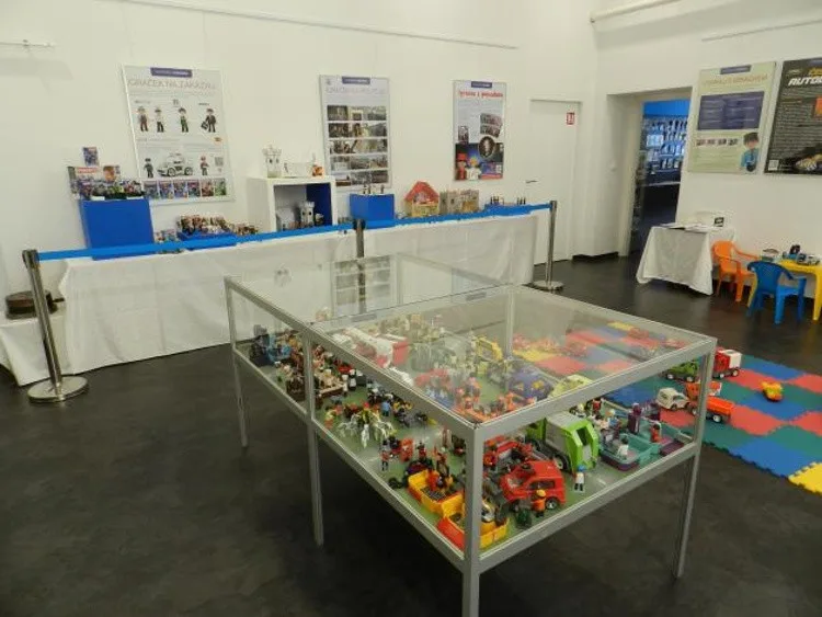 Litovel hostí výstavu Fenomén Igráček. Figurku v ikonickém designu má i Frištenský