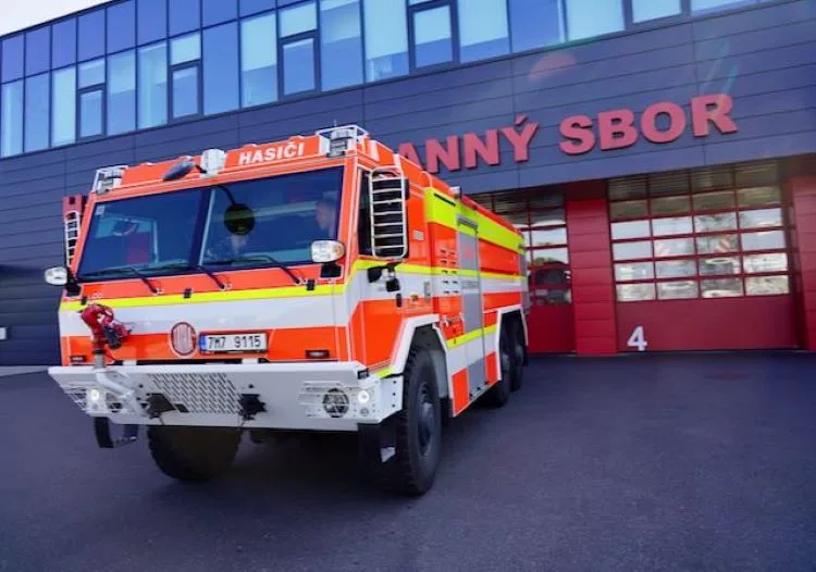 Na pomoc v boji s rozsáhlými požáry, které sužují Řecko, odjeli také hasiči z Přerova