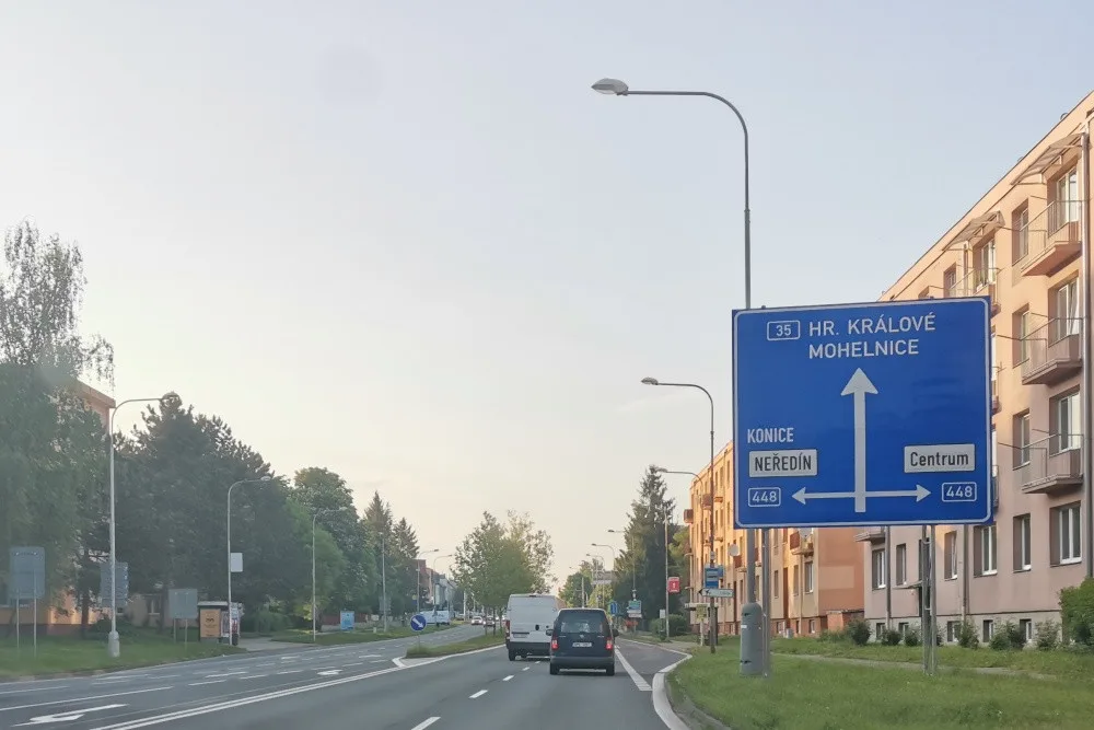 Při rekonstrukci dojde k výměně povrchu vozovky i na Foerstrově ulici