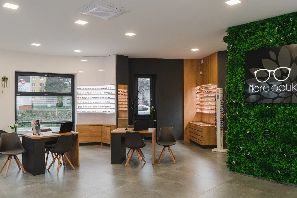 Moderní optika v centru Olomouce. Flora Optik nabízí kompletní servis i technologiemi proti krátkozrakosti 