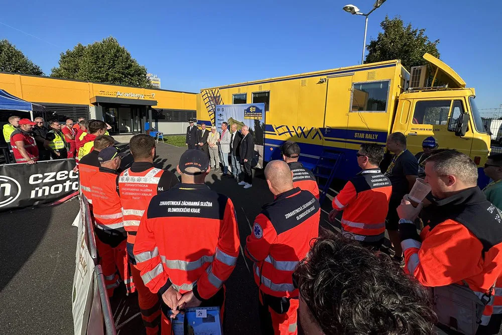 Mistři za volantem sanitky. Tým z Olomouckého kraje vyhrál republikový šampionát řidičů záchranek
