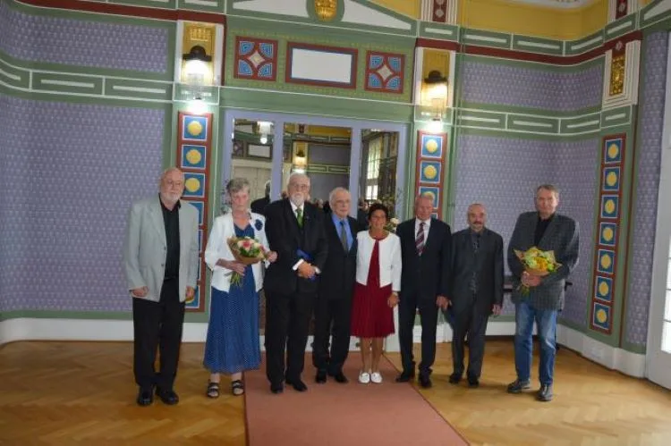 Ceny města Prostějova dostalo osm osobností. Mezi nimi i nedávno zemřelá politička Ivana Hemerková
