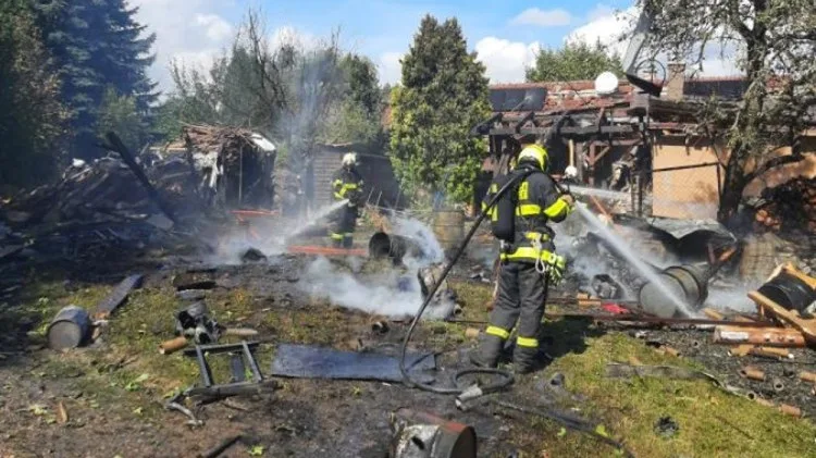size4-16953000675999-124-na-prostejovsku-zemrel-pri-vybuchu-clovek-v-dome-sidlila-firma-se-zabavni-pyrotechnikou