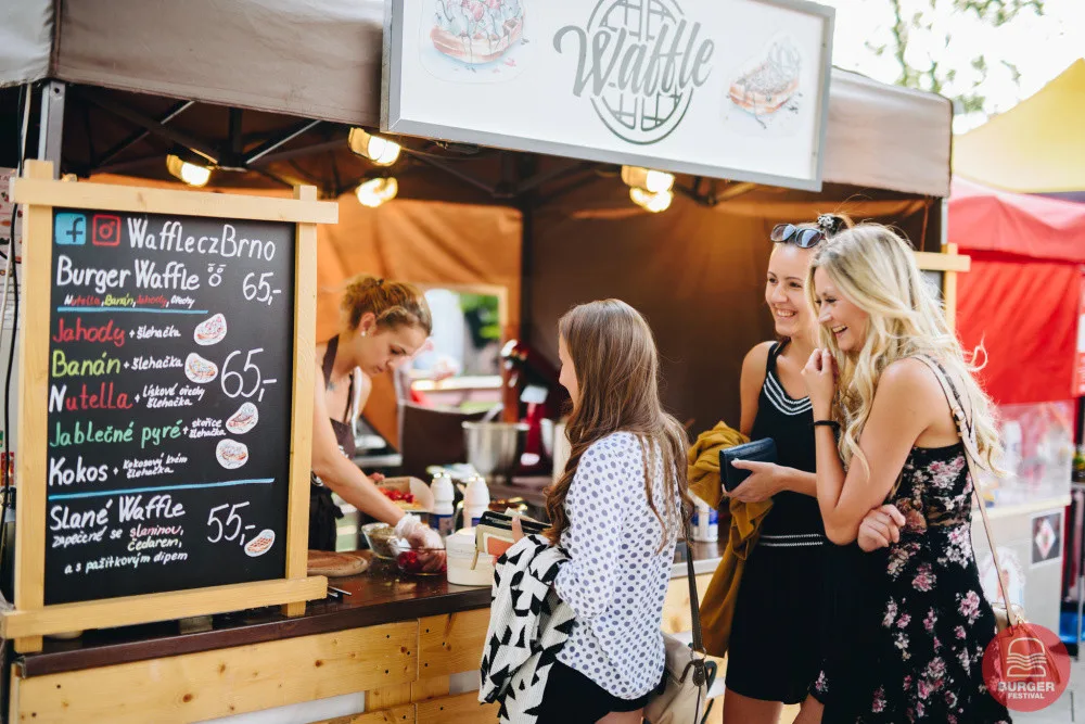 O víkendu před Šantovkou proběhne oblíbený Burger Street Festival. Těšte se na šťavnaté burgery!