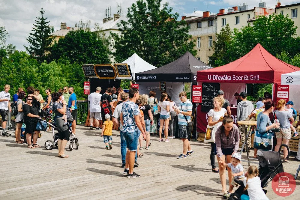 O víkendu před Šantovkou proběhne oblíbený Burger Street Festival. Těšte se na šťavnaté burgery!