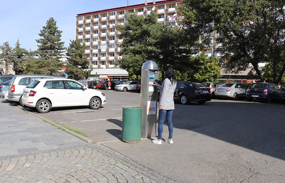 Parkoviště v Kratochvílově ulici v Přerově projde rekonstrukcí a bude osazeno závorami