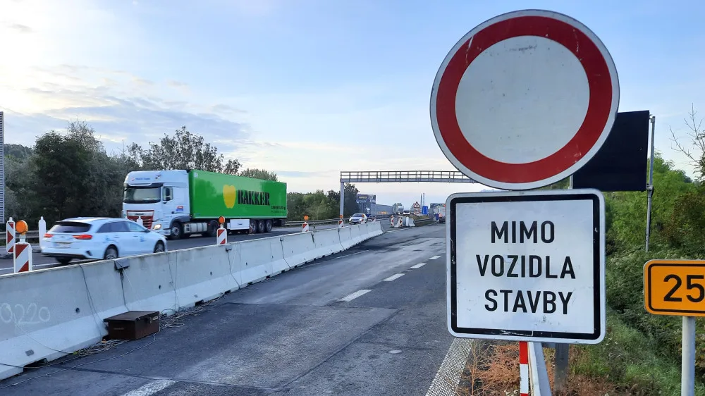 Blíží se konec kolon na dálnici u Prostějova. Opravy estakády za 350 milionů finišují